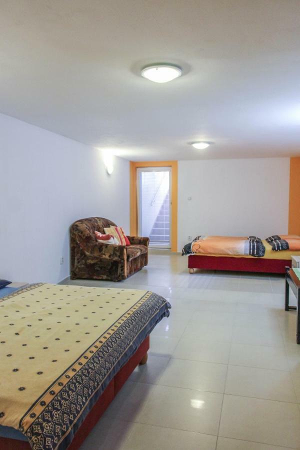 Apartman Marta Banka エクステリア 写真