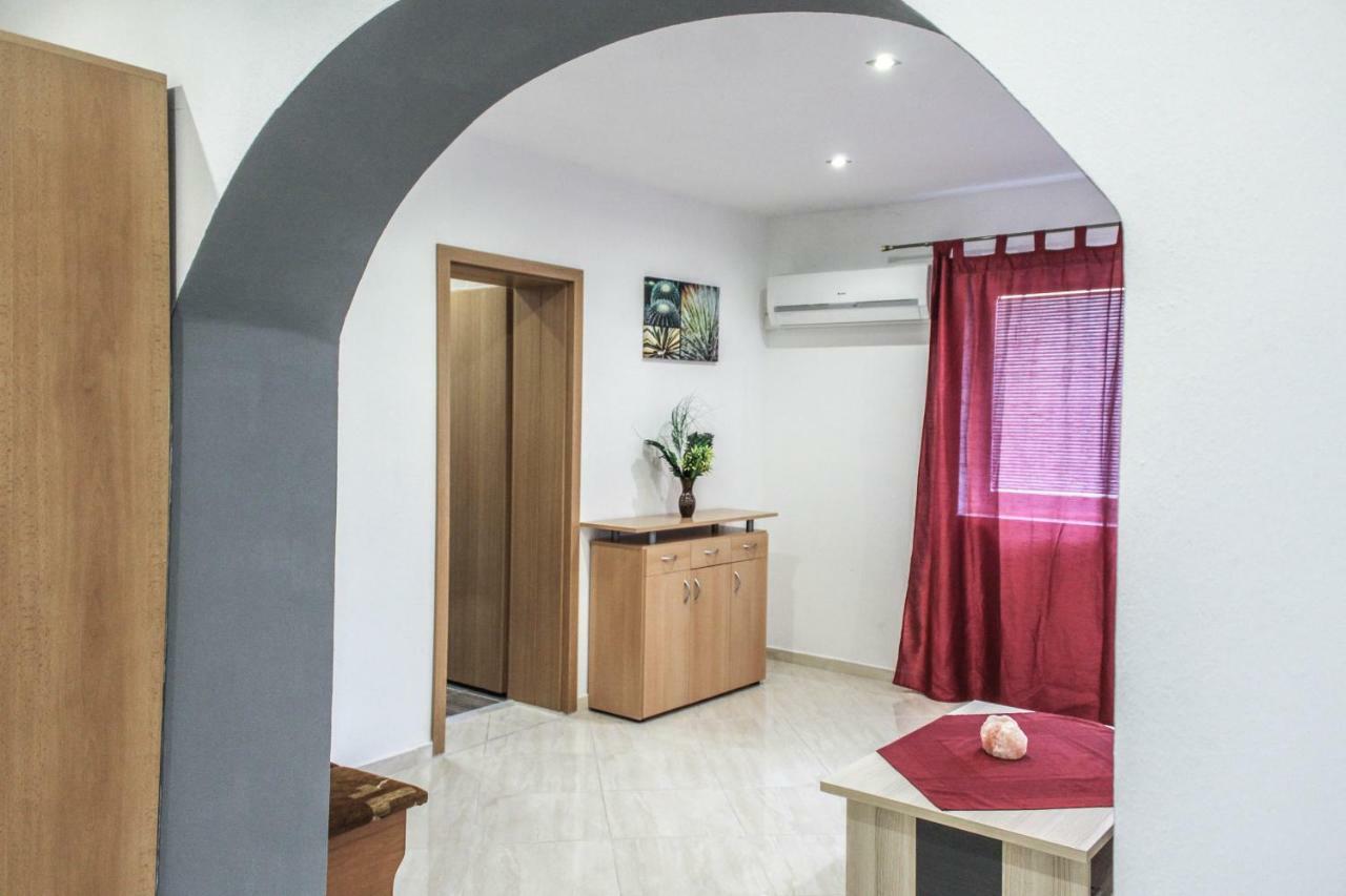 Apartman Marta Banka エクステリア 写真