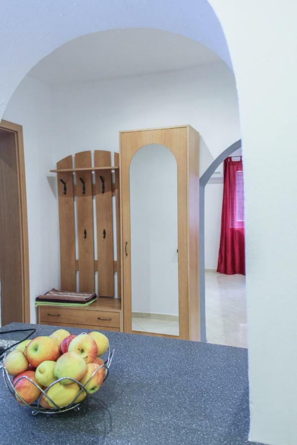 Apartman Marta Banka エクステリア 写真