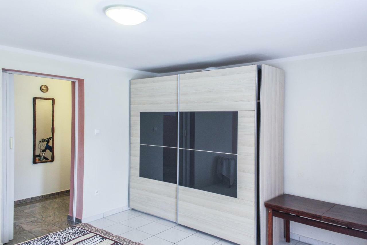Apartman Marta Banka エクステリア 写真