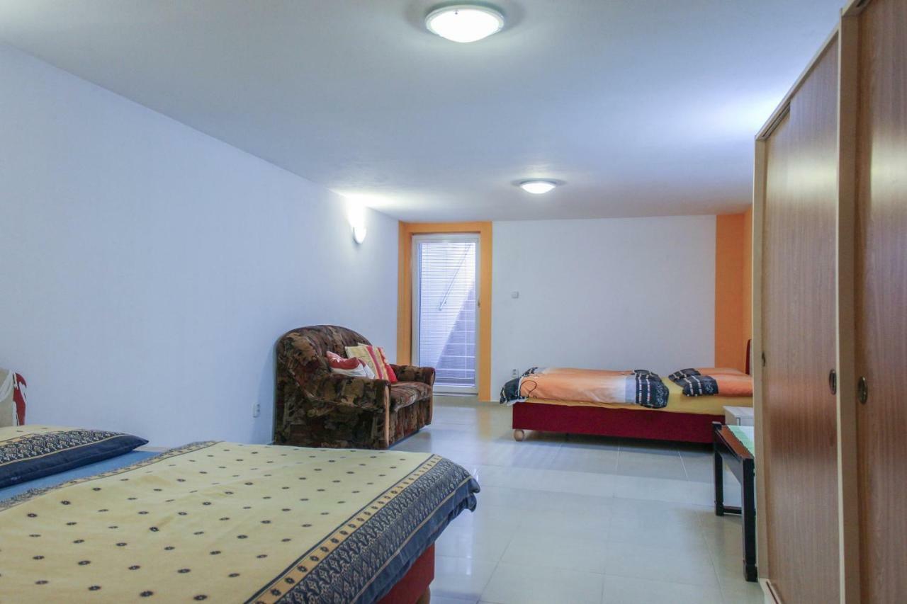 Apartman Marta Banka エクステリア 写真